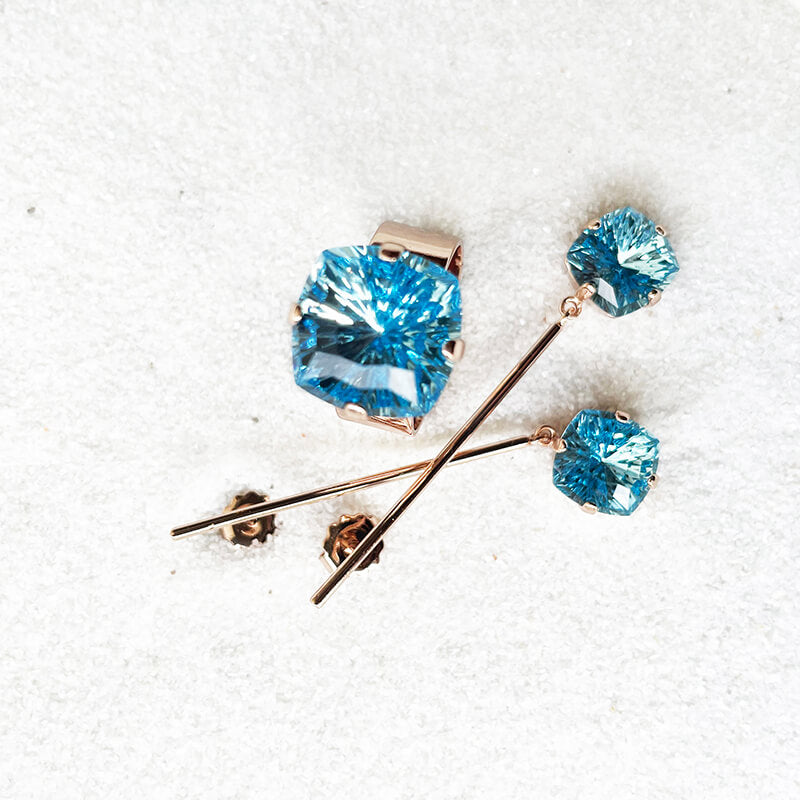 Swarovski Dangle earrings with matching ring in Aquamarine Swarovski and rose gold