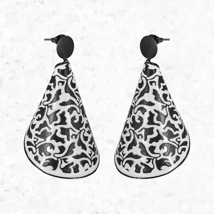 Black dangle earrings australia 