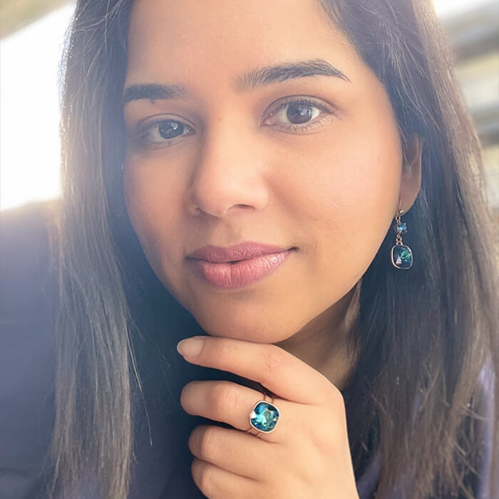 Swarovski blue ring on model