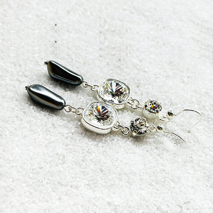 Swarovski Pearl Earrings details 