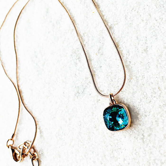 Indicolite Pendant Swarovski close up