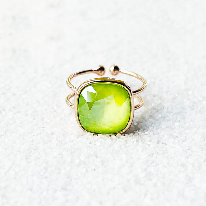 lime green stone ring details 