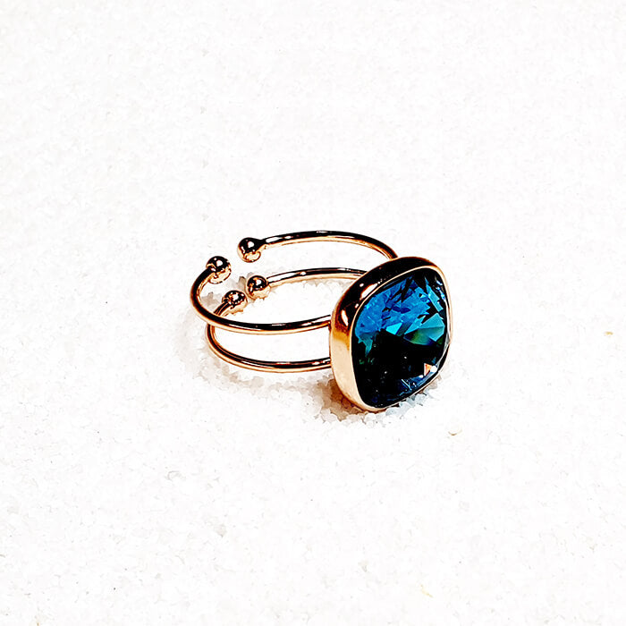 Indicolite swarovski ring in rose gold side view
